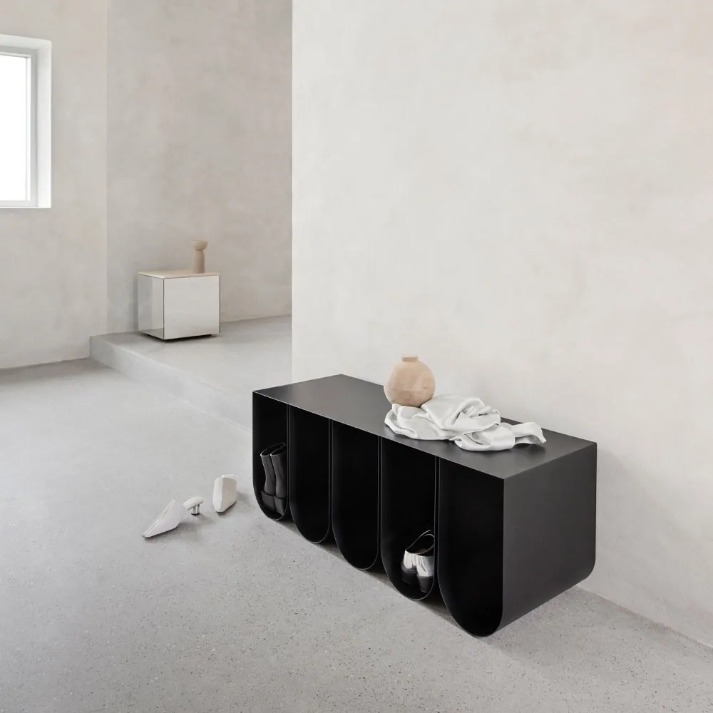 Banco Curved, Bege  Kristina Dam Studio