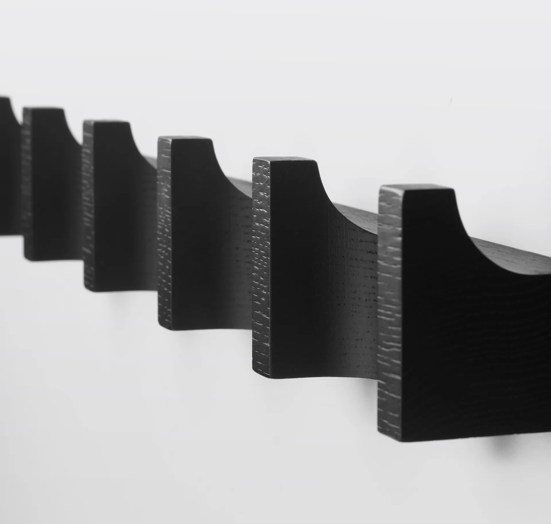 Column cabide 49 cm, Carvalho laqueado preto Kristina Dam Studio