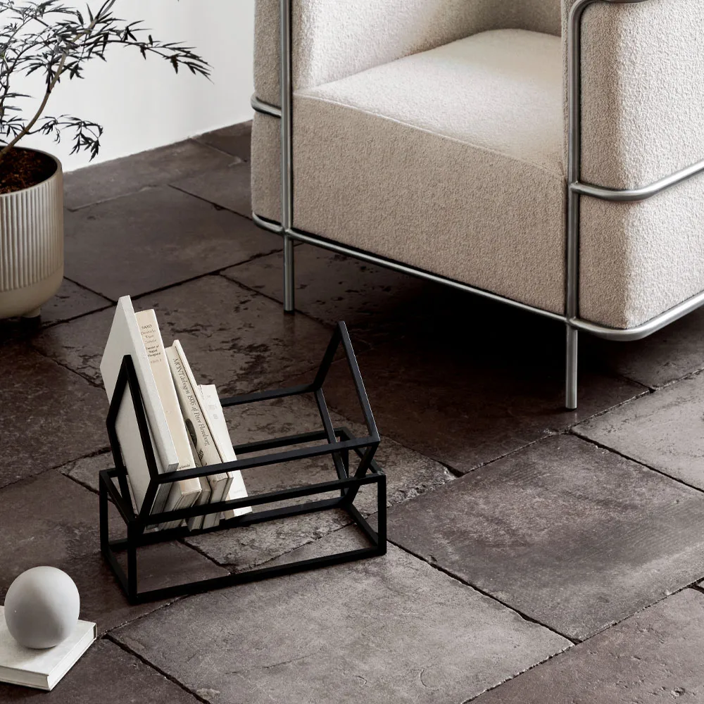 Estante de livros Book Keeper, Preto  Kristina Dam Studio