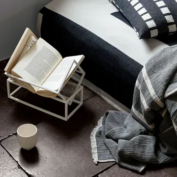 Estante de livros Book Keeper - Preto  - Kristina Dam Studio