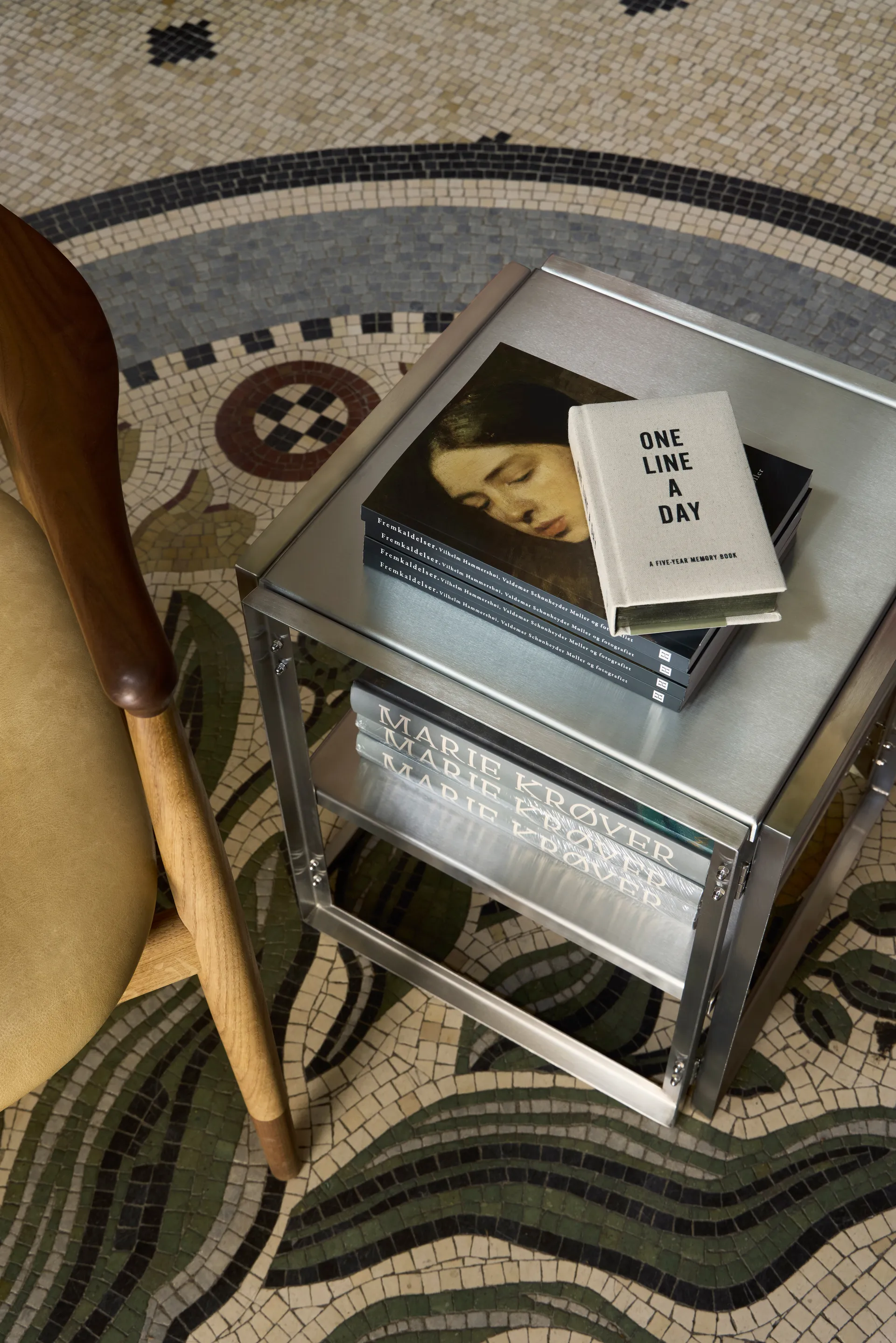 Foldable mesa lateral 40x40 cm, Aço inoxidável escovado Kristina Dam Studio