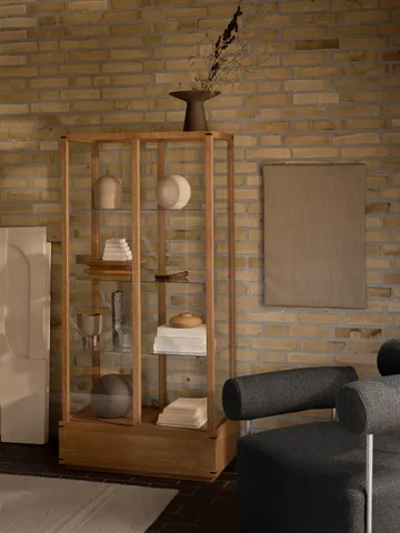Japanese vitrina grande - Carvalho aquecido oleado - Kristina Dam Studio