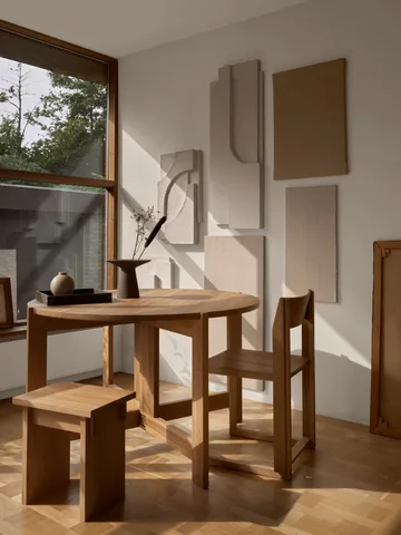 Outline cadeira - Carvalho aquecido laqueado–nogueira - Kristina Dam Studio