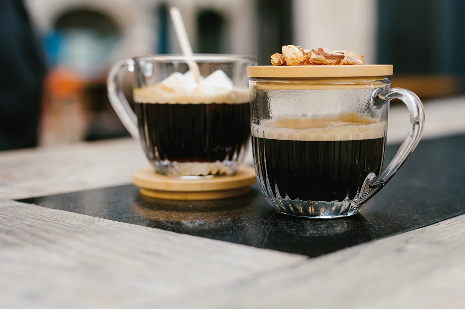 Caneca Ouessant com tampa/pires, 2 un., Transparente-bambu La Rochère