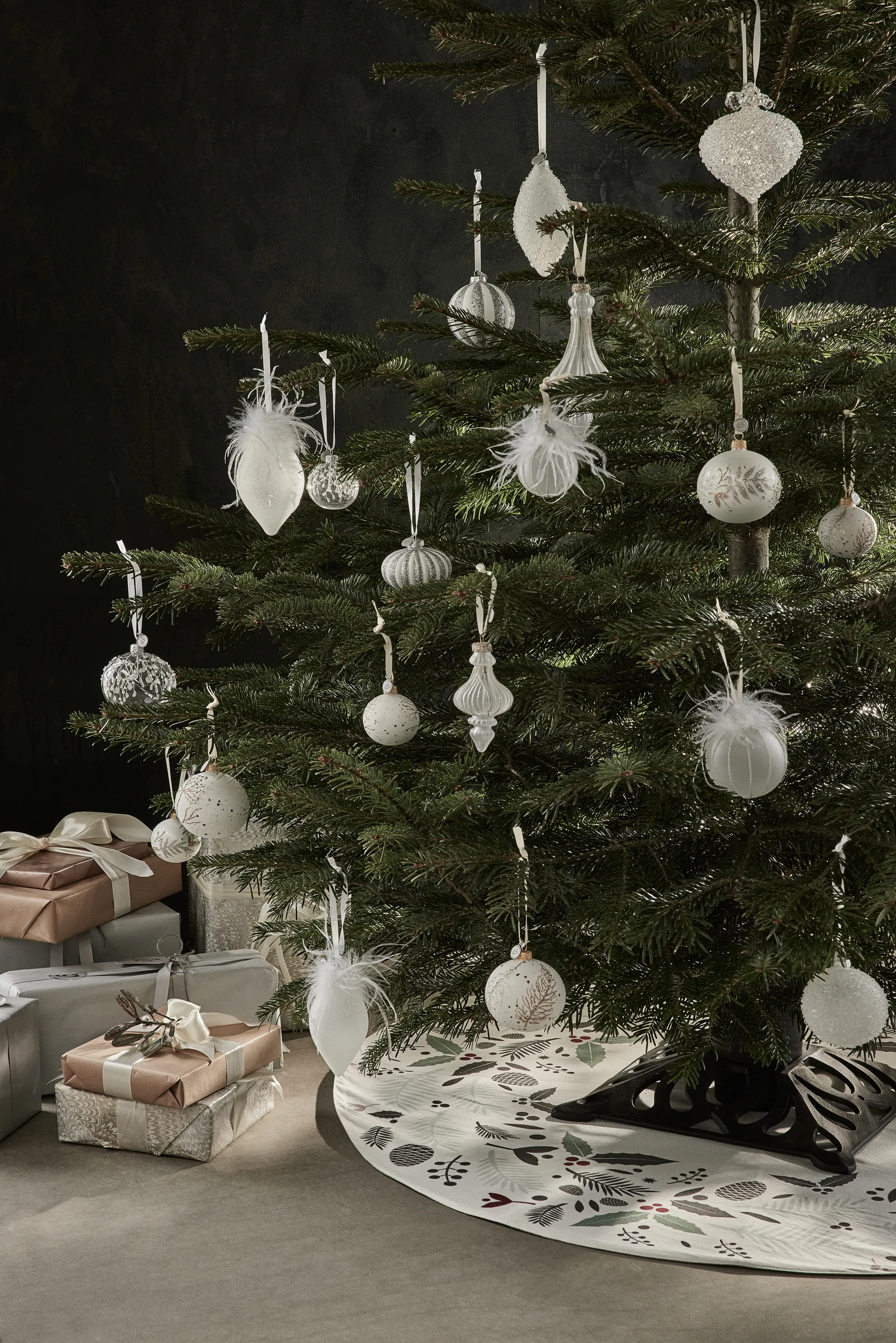 Bola de Natal Selvie Ø8 cm, white-silver Lene Bjerre