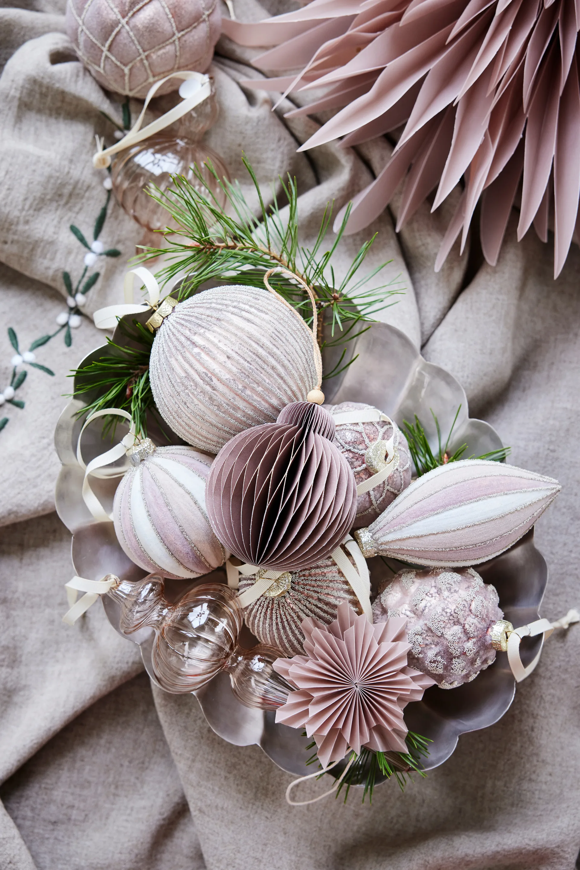 Palisia estrela decorativa Ø60 cm, Rosa escuro Lene Bjerre