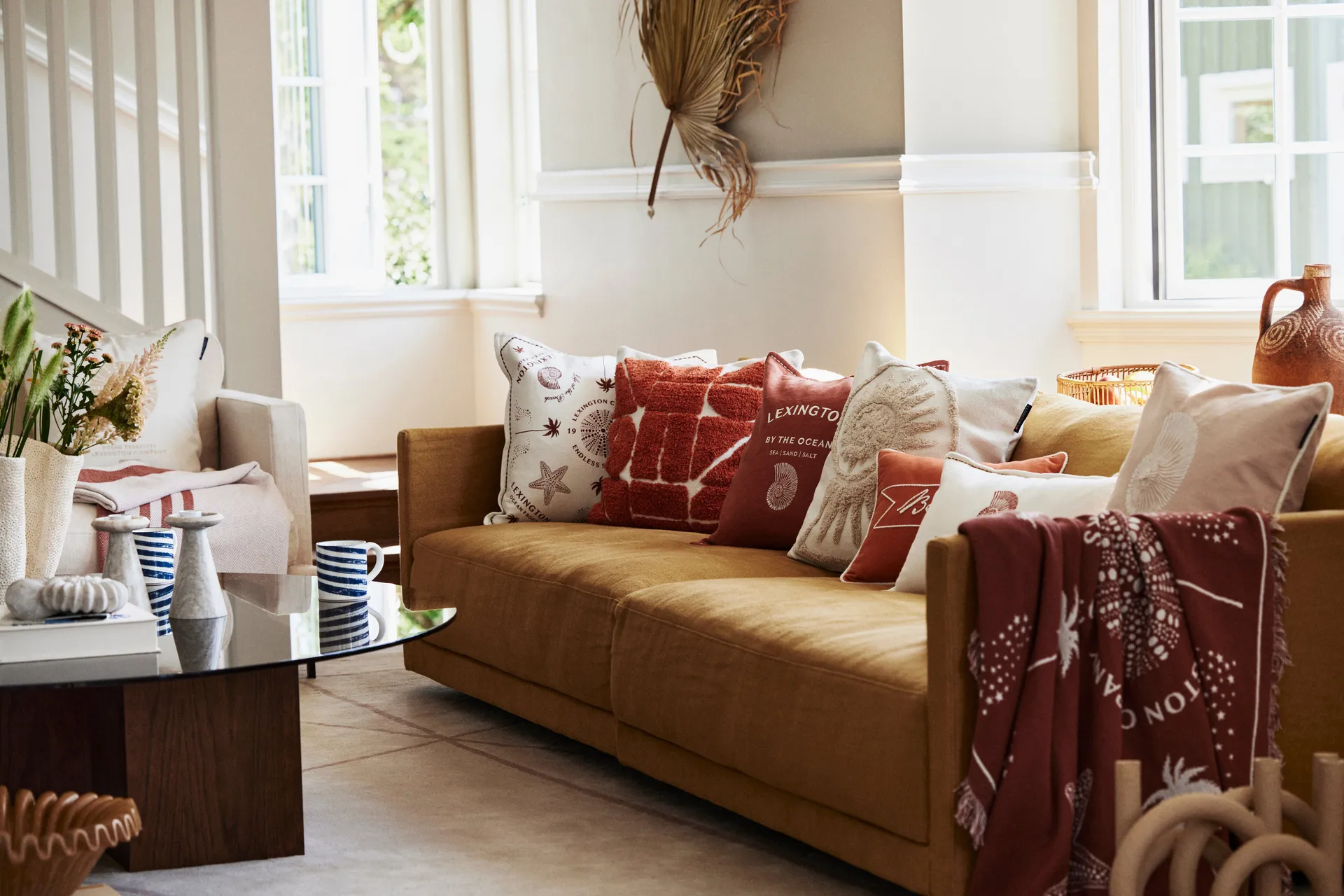 Capa de almofada Logo Embroidered By the Ocean 50x50 cm, Coconut Lexington