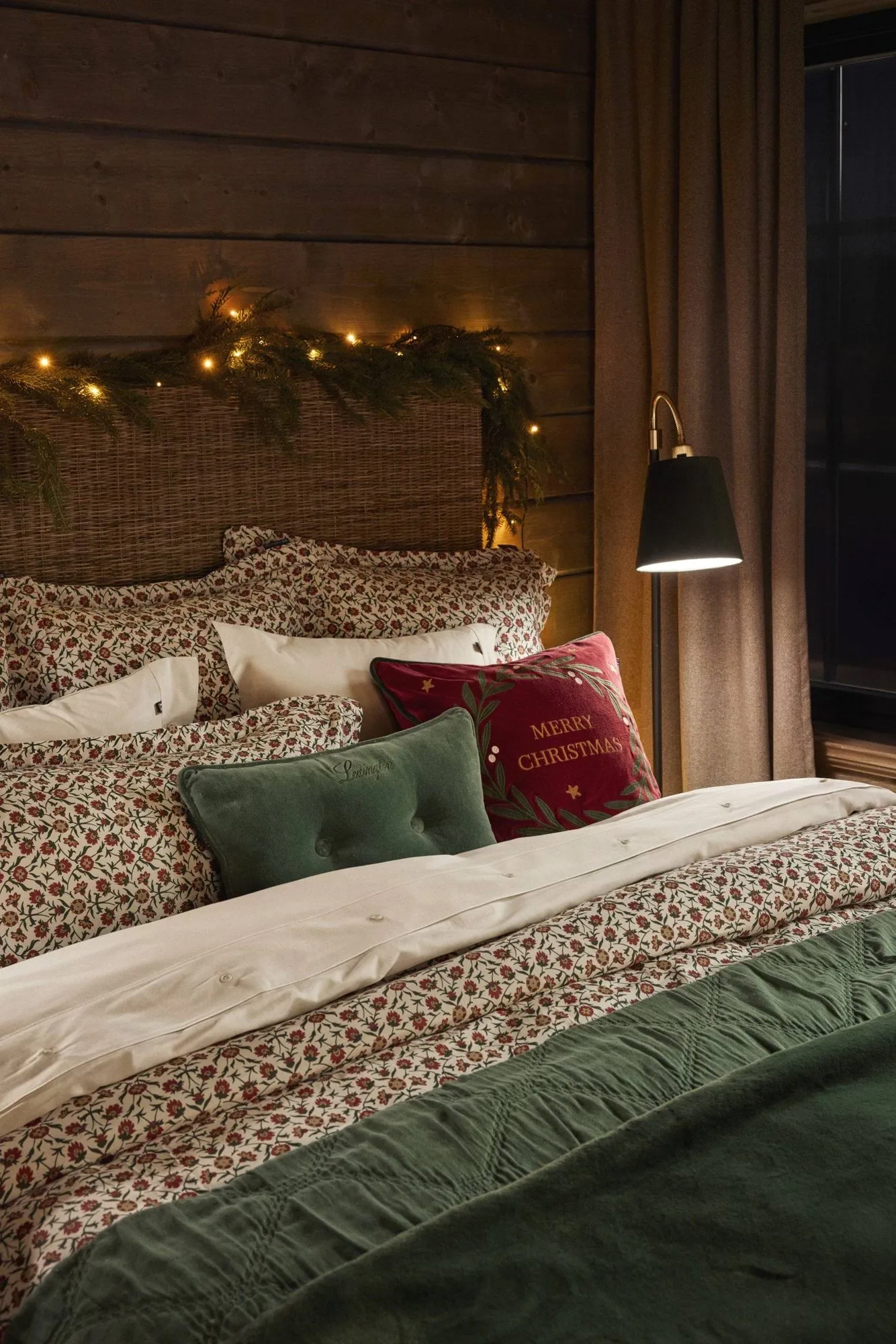 Conjunto de cama em cetim de algodão estampado flores, Branco-vermelho-verde-bege, 50x60 cm/150x210 cm Lexington