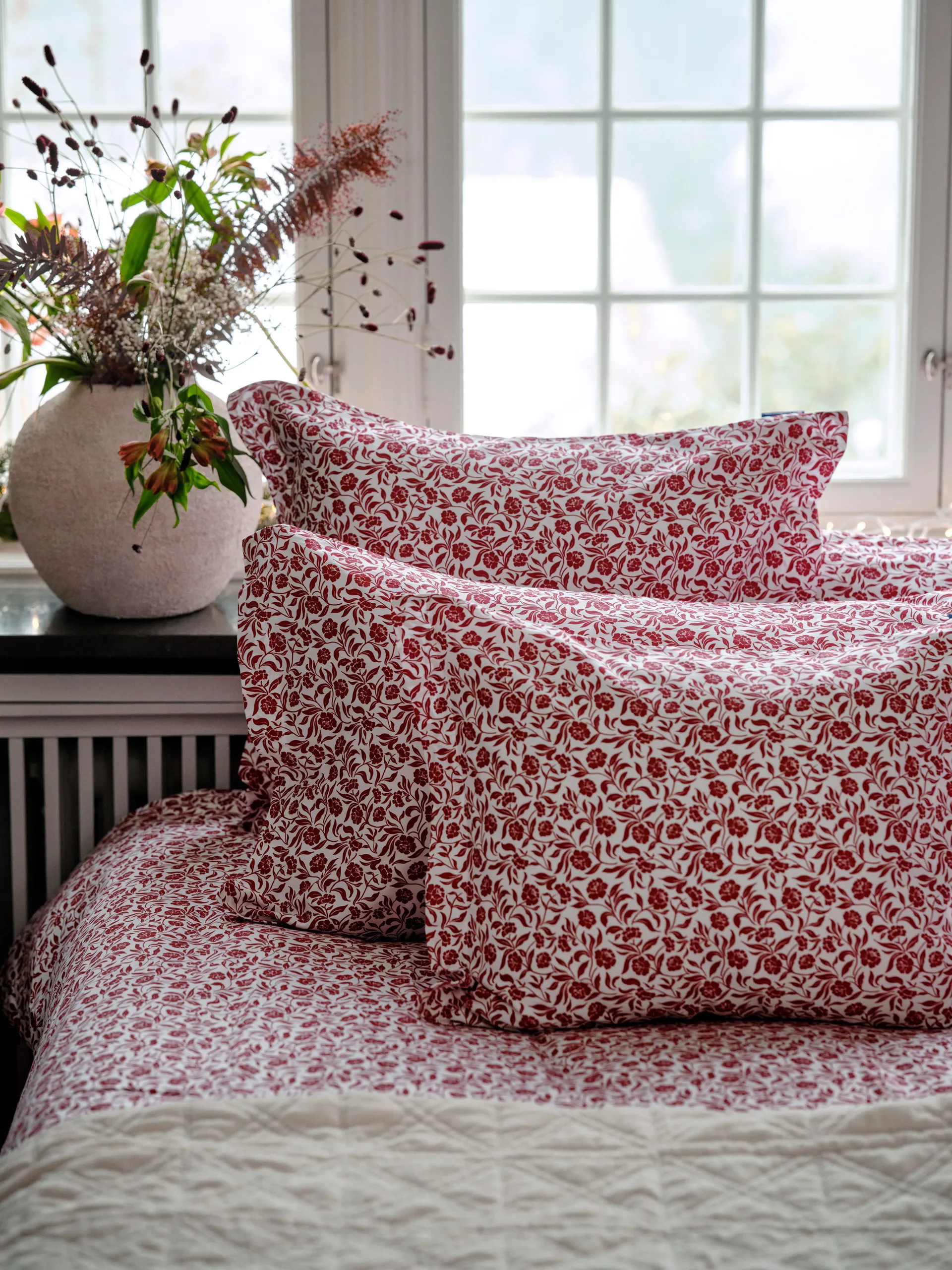 Conjunto de cama em cetim de algodão estampado flores, Branco-vermelho Lexington
