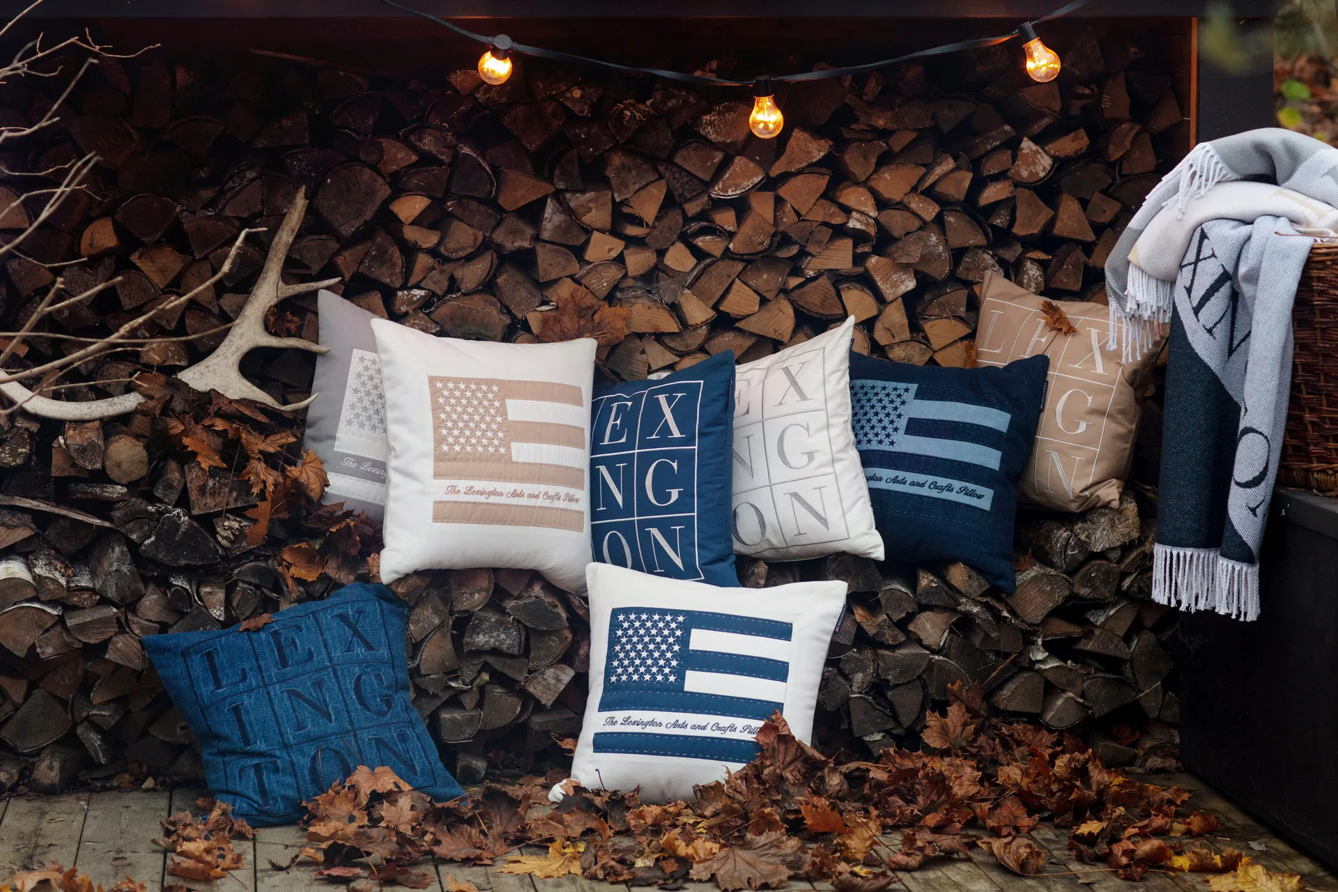 Fronha Icons Logo 50x50 cm, Azul Lexington