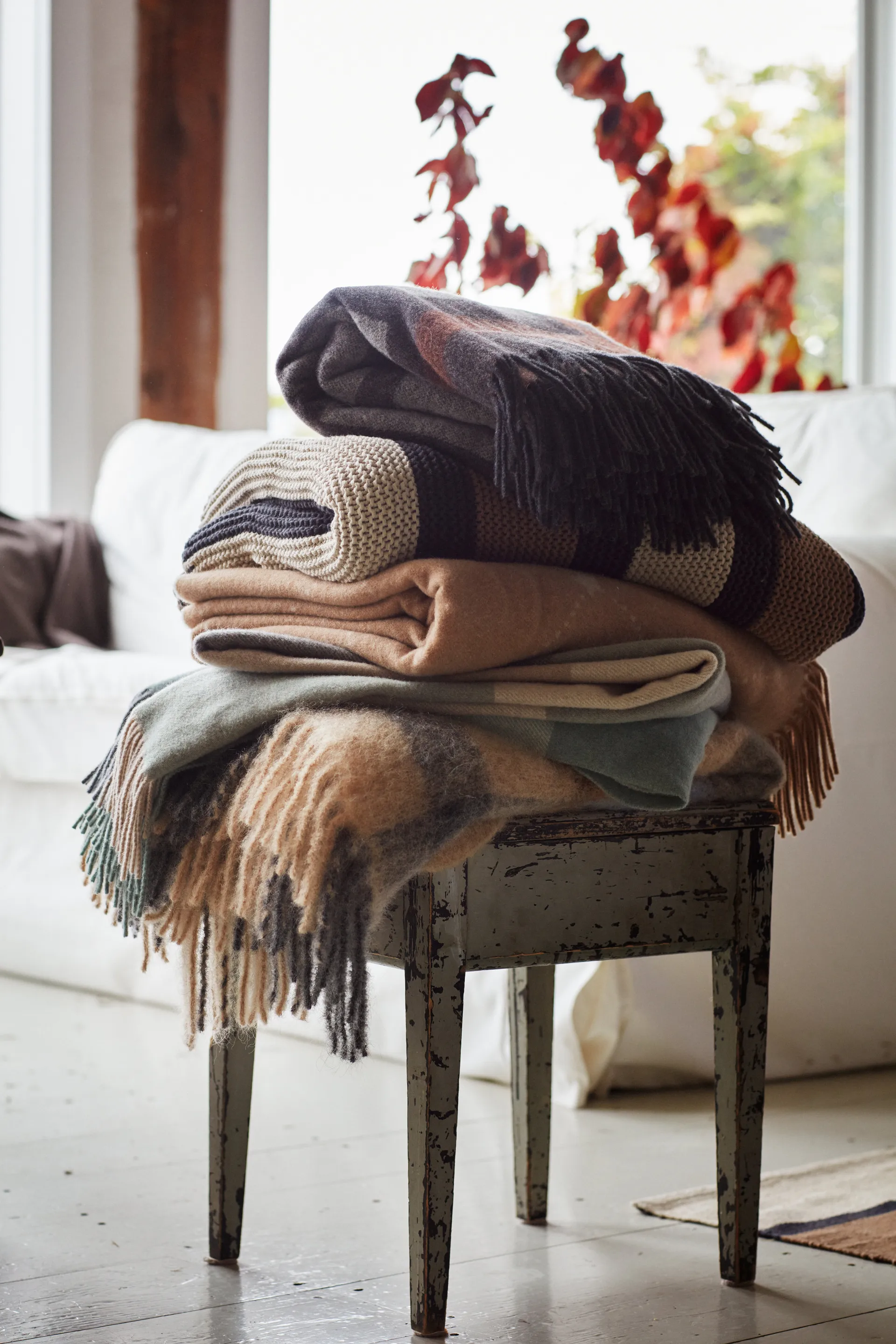 Manta de algodão tricotada às riscas 130x170 cm, Marrom-bege-cinza escuro Lexington