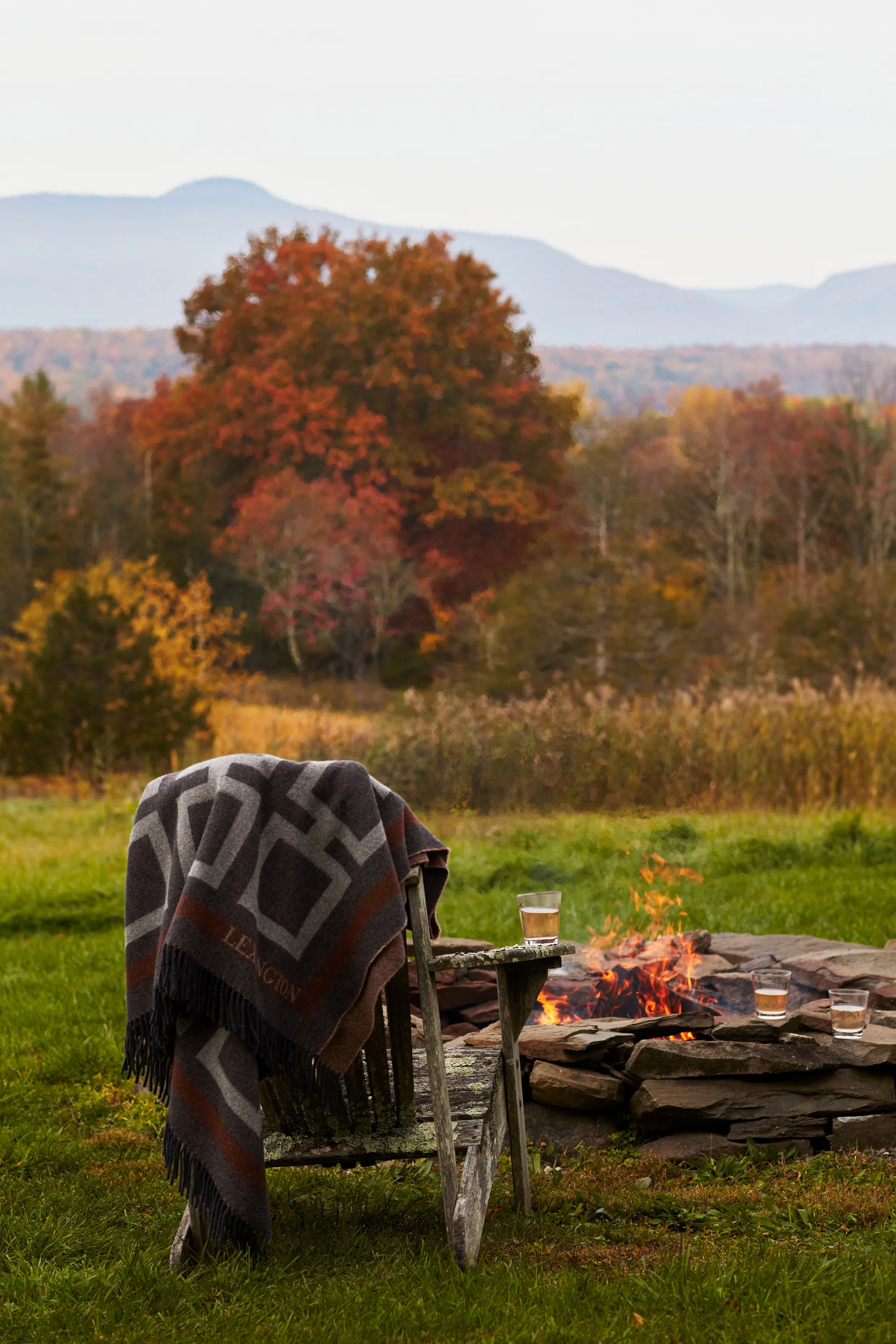 Manta de lã reciclada gráfica 130x170 cm, Cinza escuro-branco-marrom Lexington
