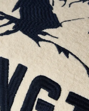 Mountains Logo almofada decorativa em mistura de lã - White-navy, 50x30 cm - Lexington