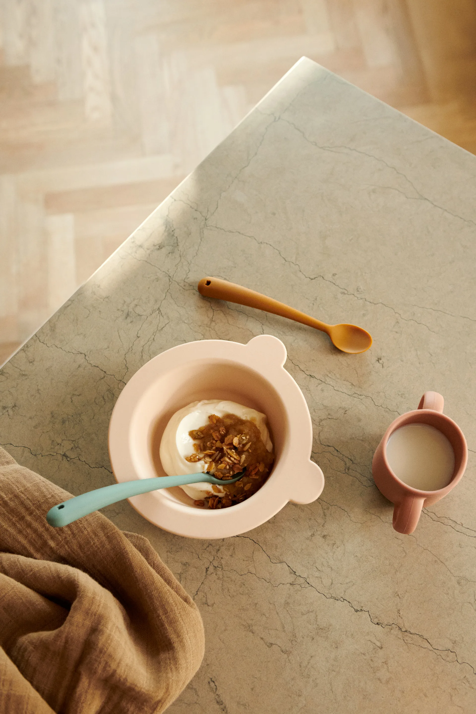 Peony tigela com ventosa Ø16 cm 2 peças, Mostarda-mistura rosa da toscana Liewood