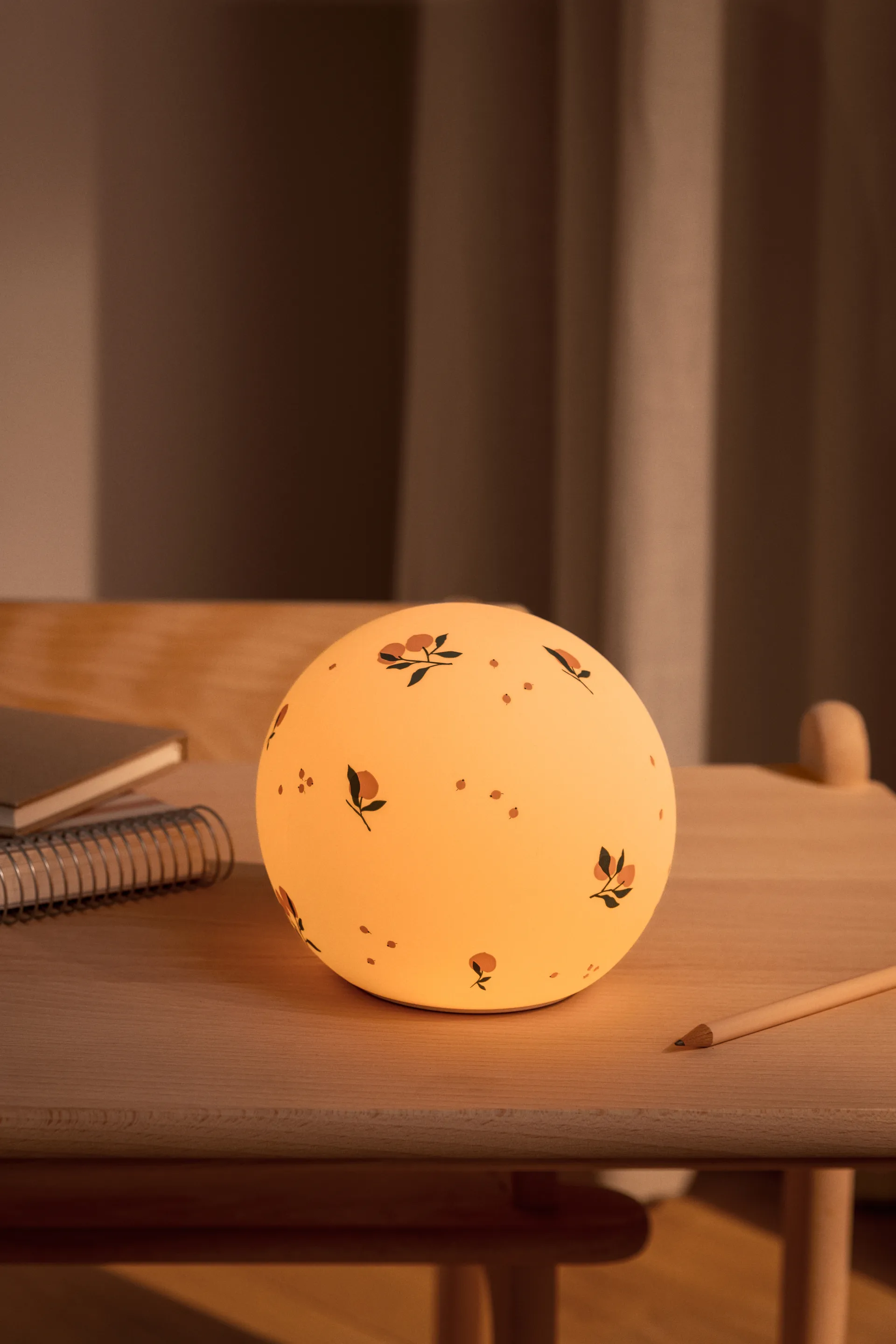 Yuki candeeiro de noite, Pêssego-Concha do mar Liewood