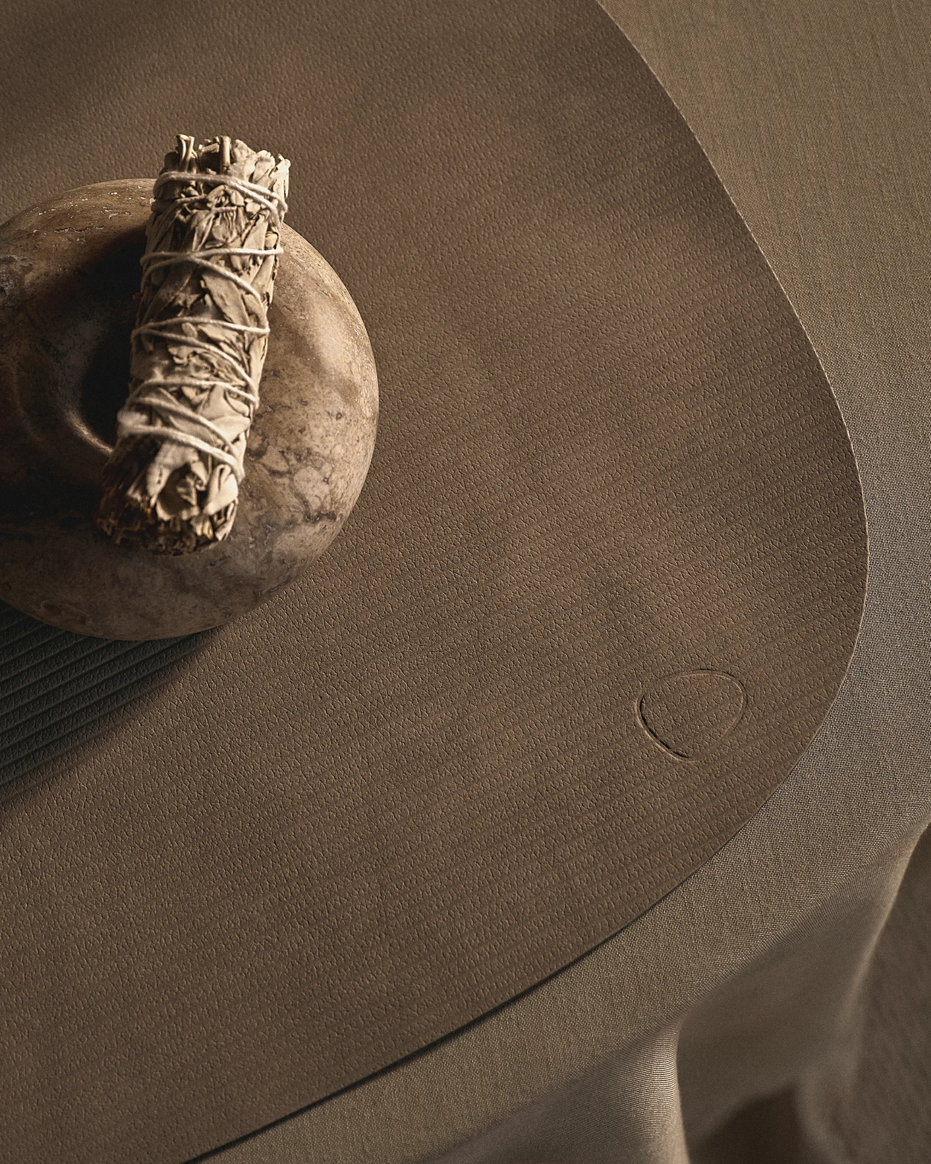 Corduroy individual de mesa curva L, Nomáda cinzento LIND DNA