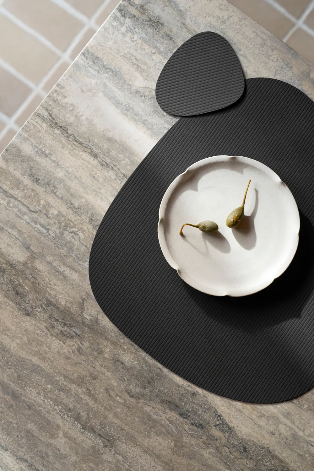 Corduroy individual de mesa curva L, Preto LIND DNA