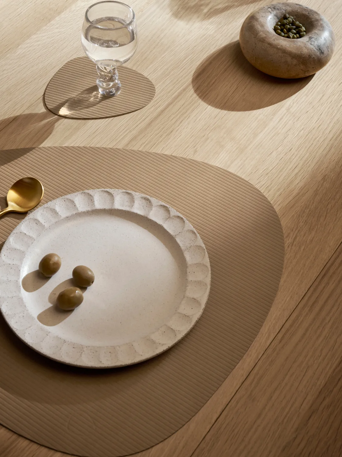 Corduroy porta-copos curva, Nougat LIND DNA