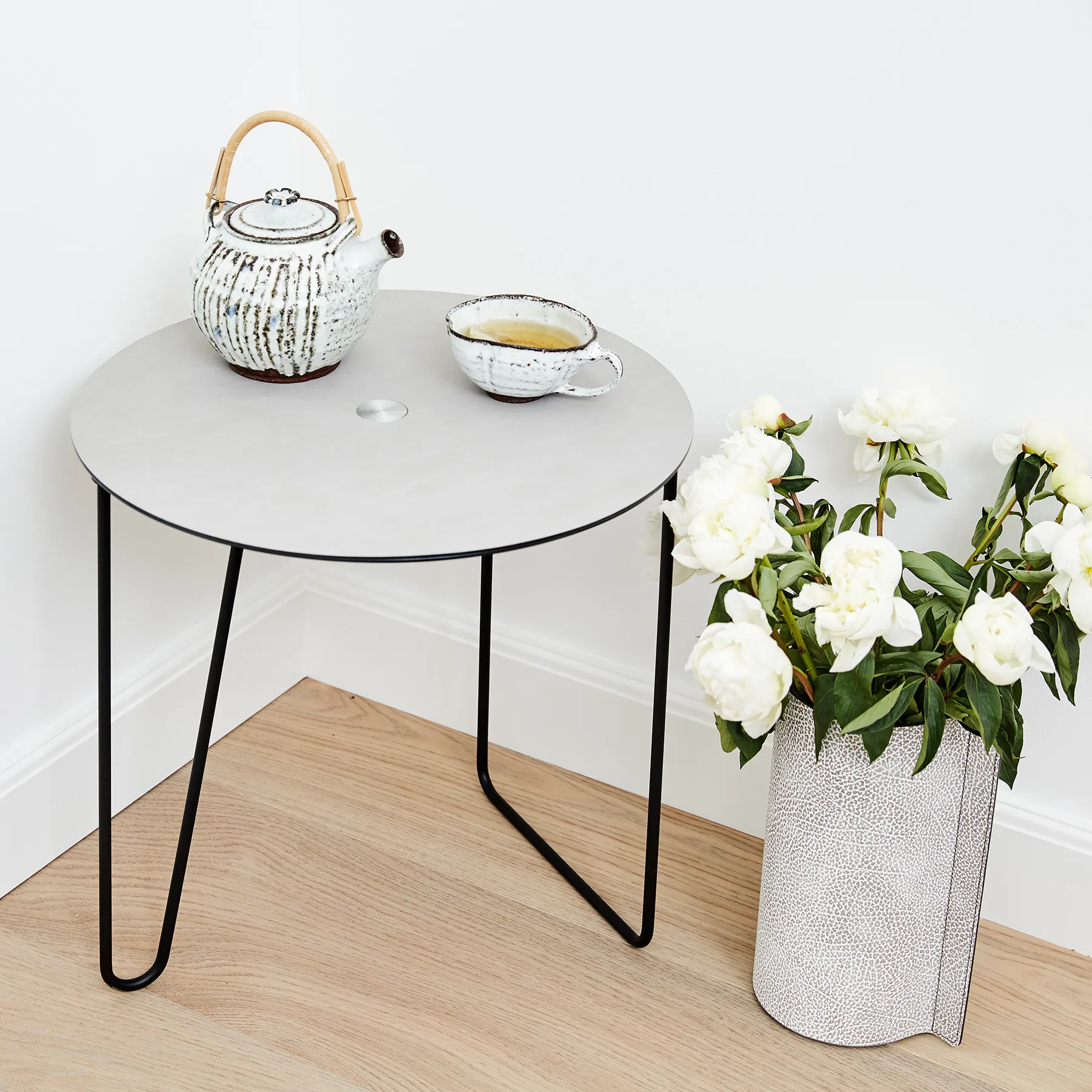 Mesa de cabeceira Turntable L, Antracite-cinzento suave LIND DNA