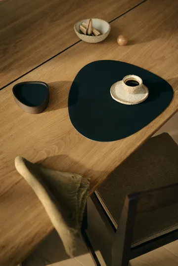 Nupo porta-copos curva - Tinta preta - LIND DNA