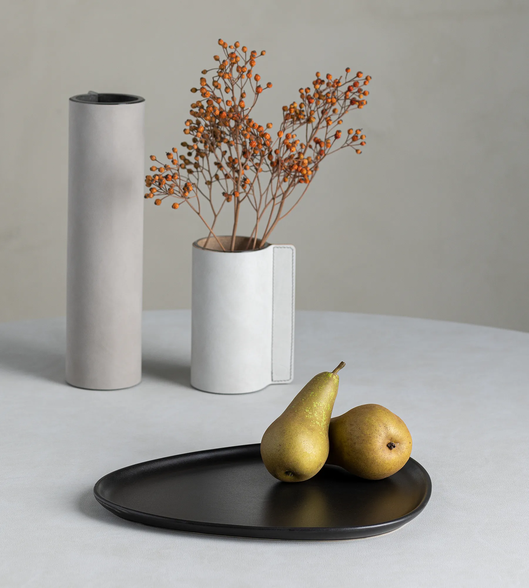 Prato Curve Stoneware 26x30 cm, preto LIND DNA