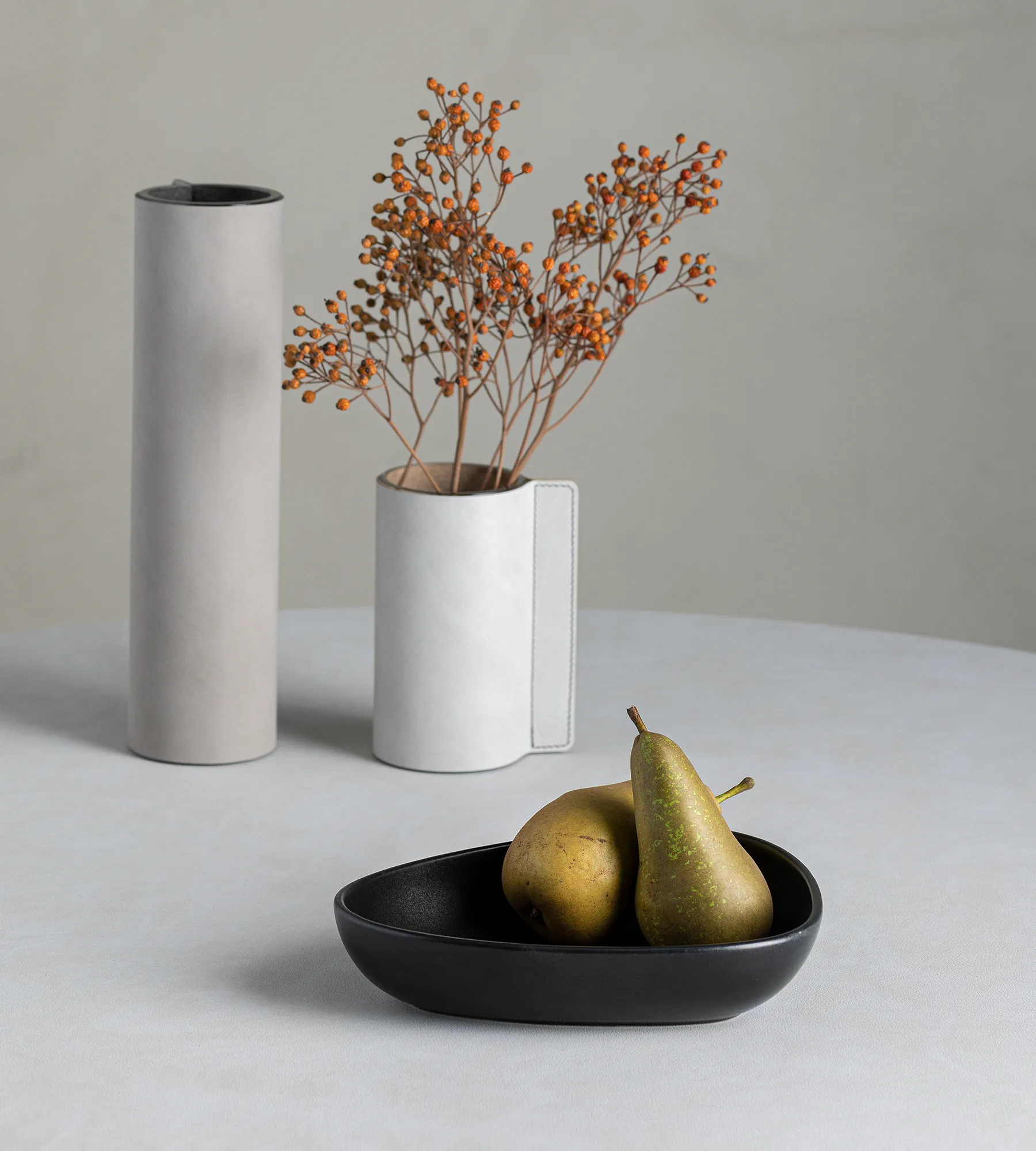 Prato fundo Curve Stoneware 19x22 cm, preto LIND DNA