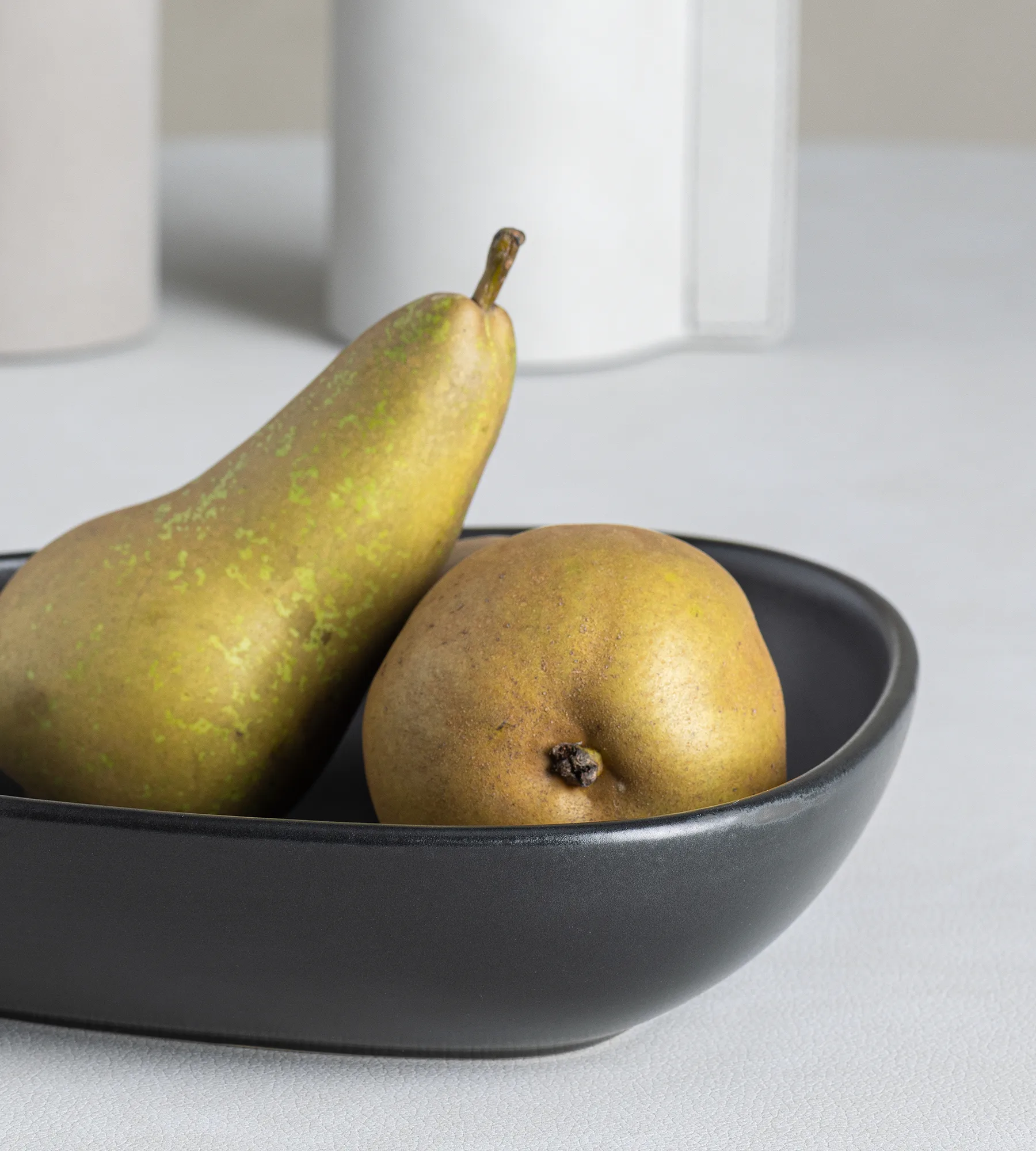 Prato fundo Curve Stoneware 19x22 cm, preto LIND DNA
