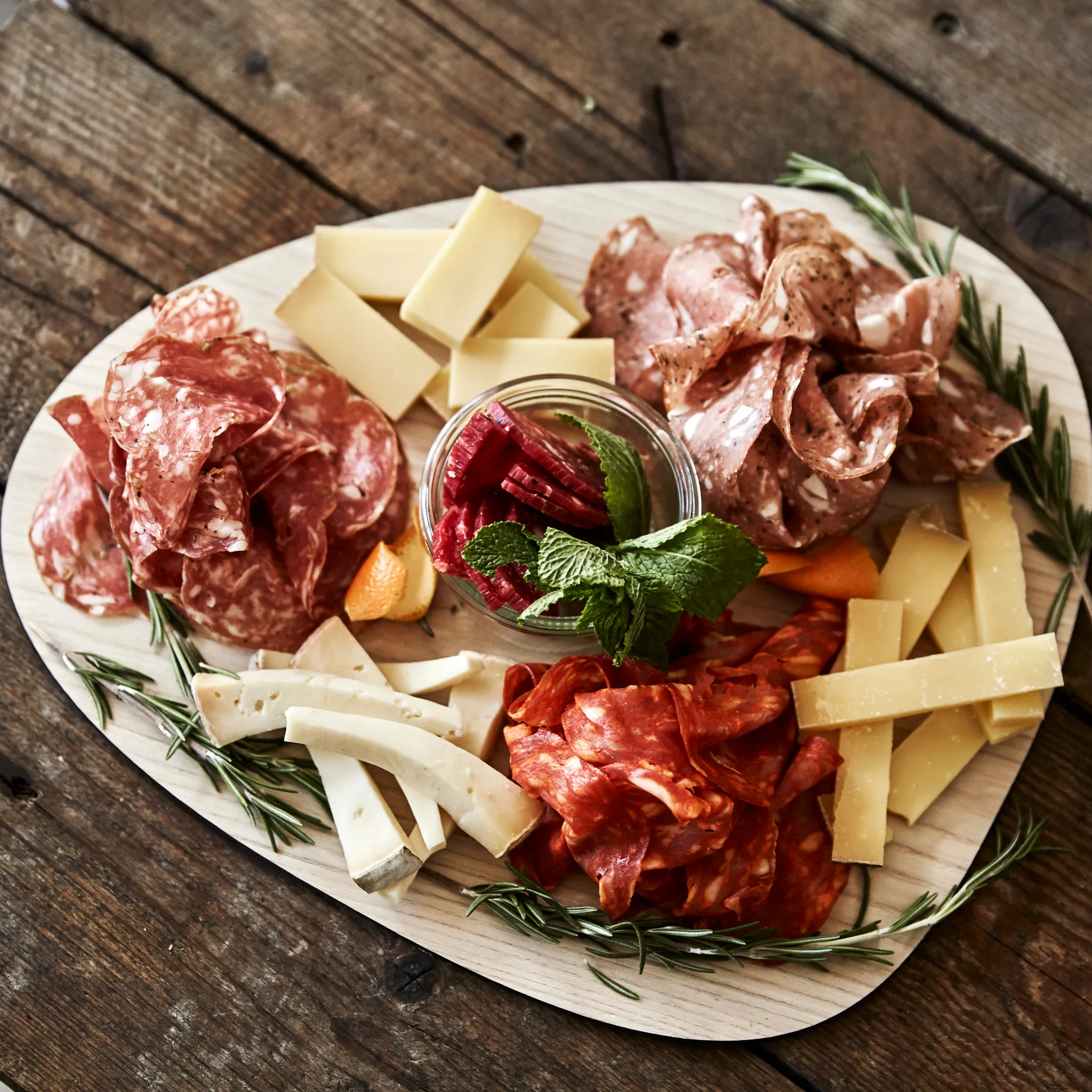 Tábua de cortar Cut & Serve curva L, Ash LIND DNA