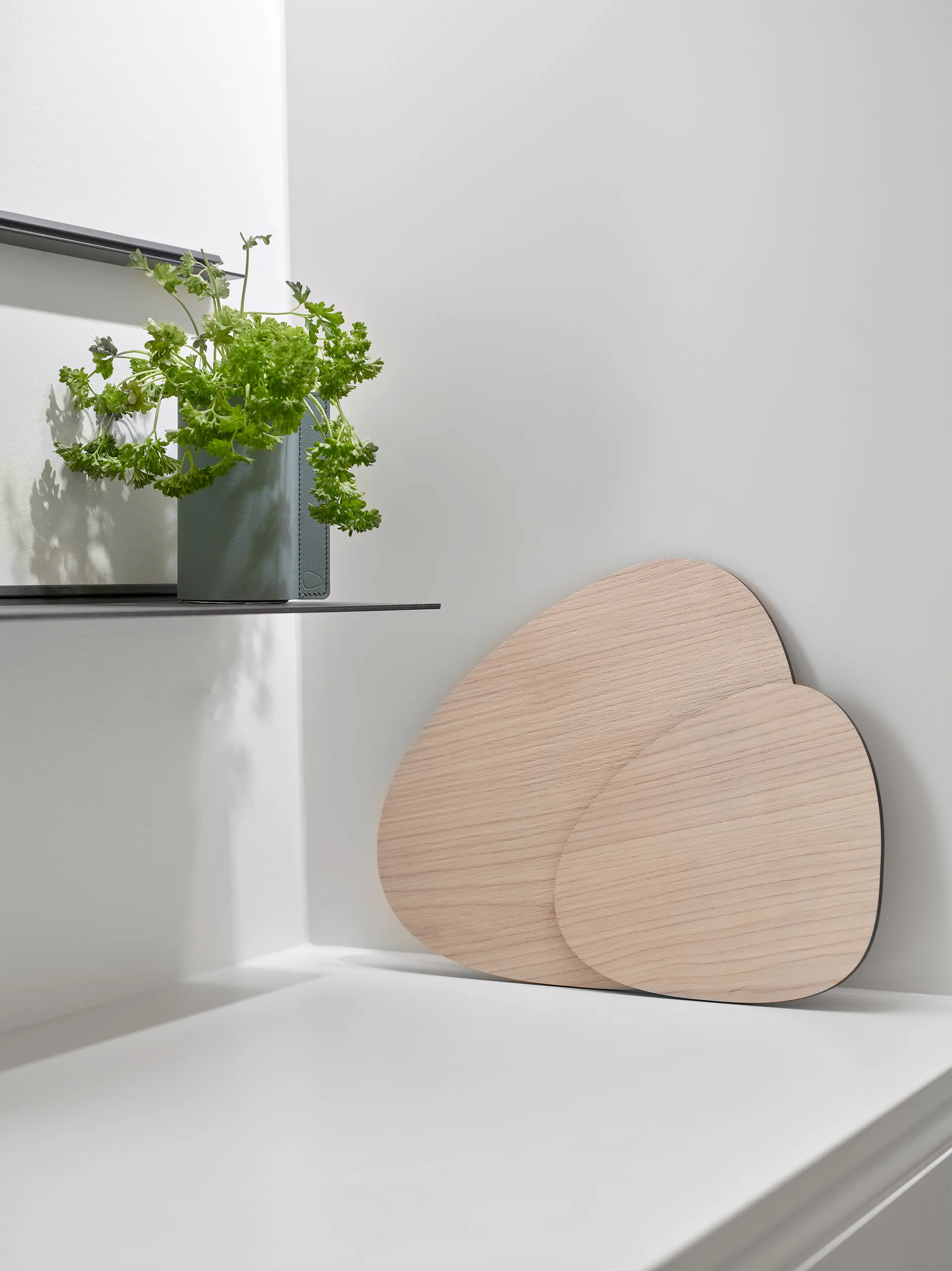 Tábua de cortar Cut & Serve curva S, Ash LIND DNA