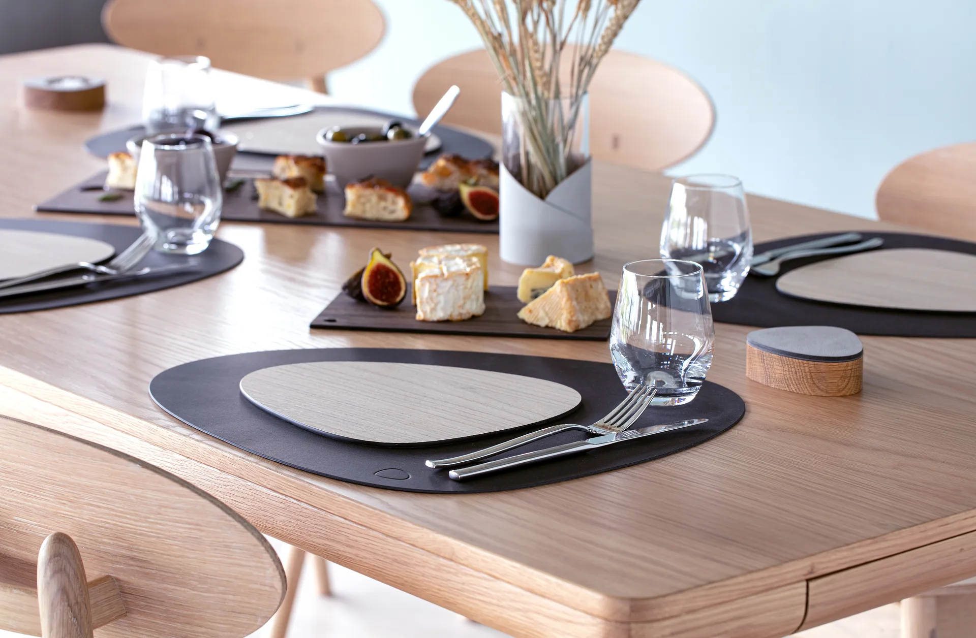 Tábua de cortar Cut & Serve curva S, Ash LIND DNA