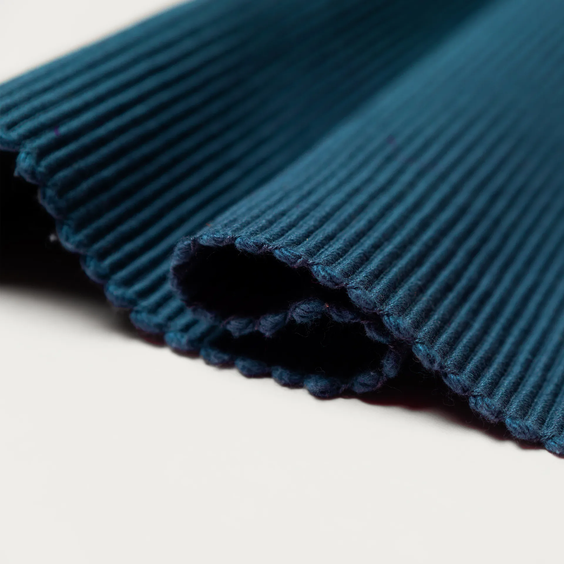 Caminho de mesa Uni 45x150 cm, Índigo Azul Linum