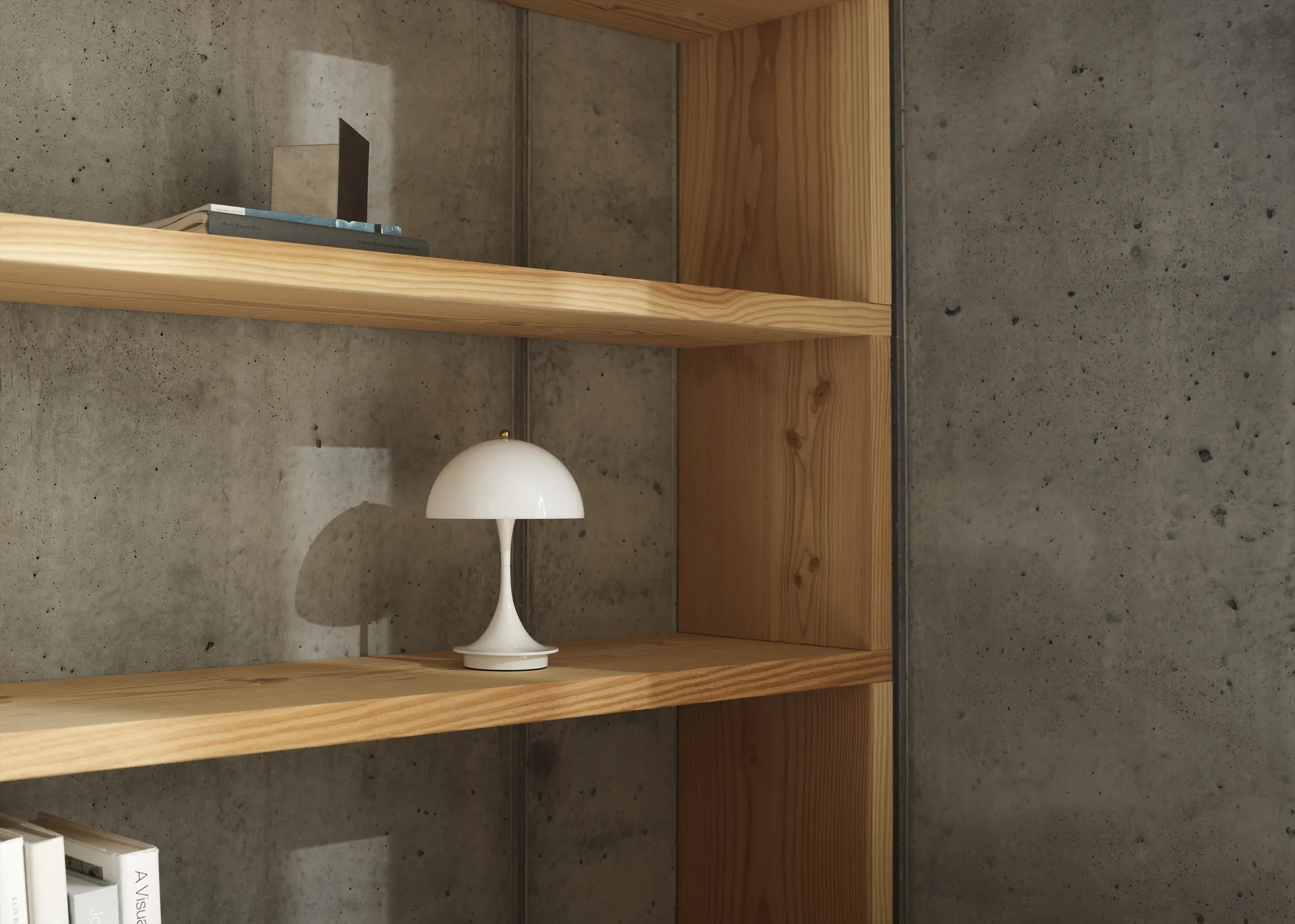 Candeeiro de mesa Panthella 160 portable Anniversary Edition, Brass metallised-white Louis Poulsen
