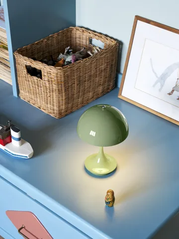 Candeeiro de mesa Panthella 160 Portable v3 - Green - Louis Poulsen