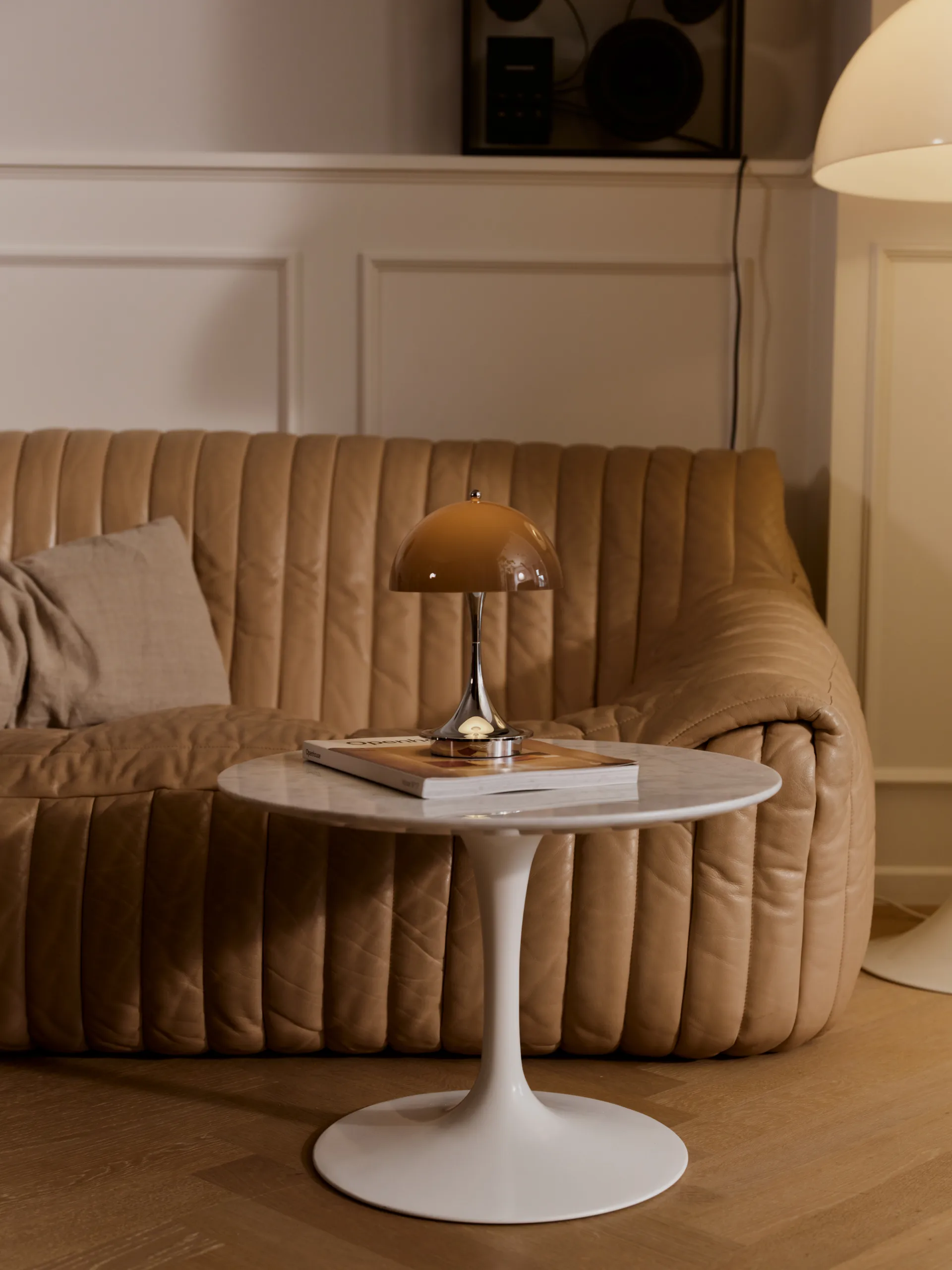 Candeeiro de mesa Panthella 160 Portable v3, Original Opal Brown Louis Poulsen