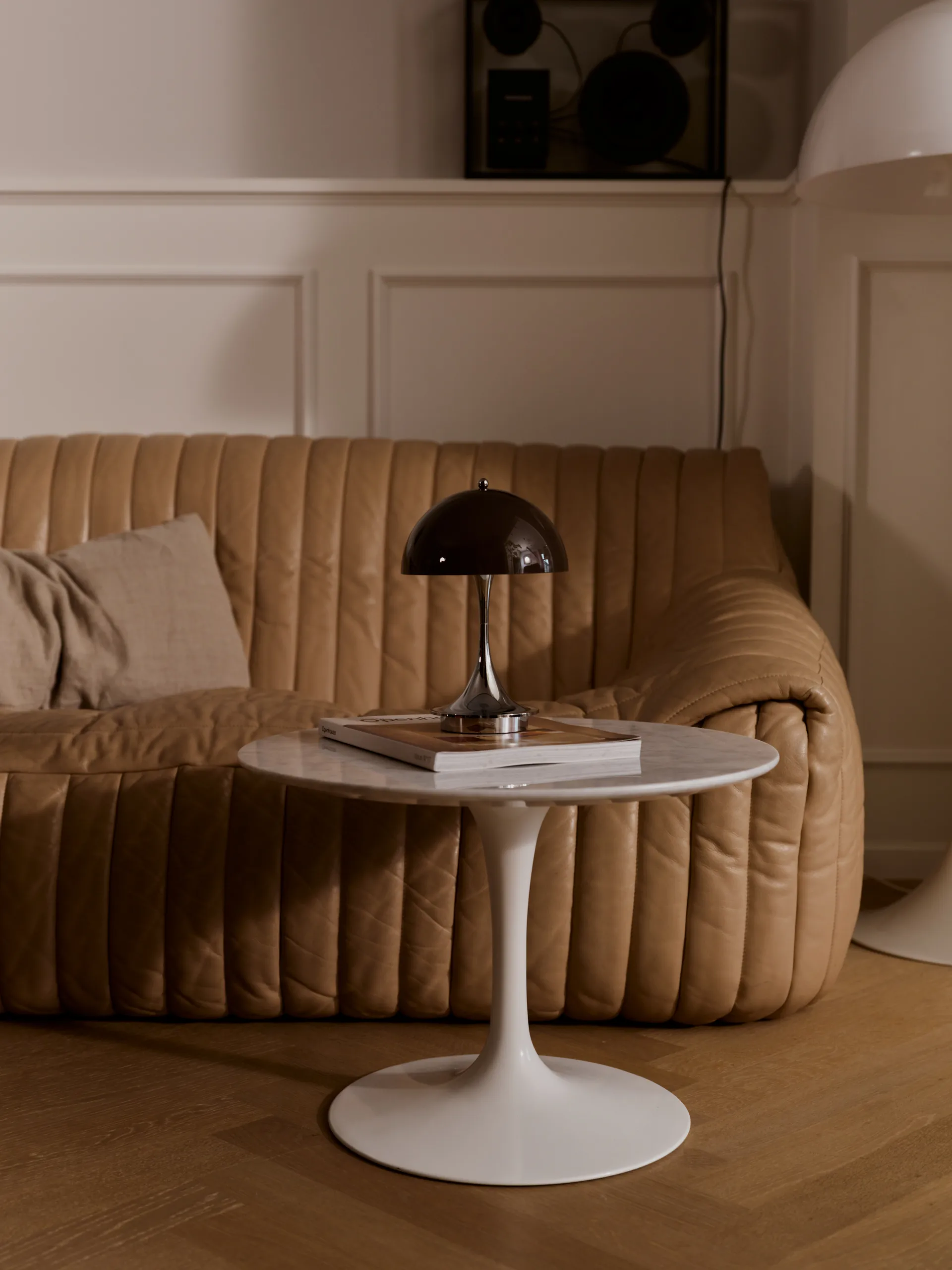 Candeeiro de mesa Panthella 160 Portable v3, Original Opal Brown Louis Poulsen