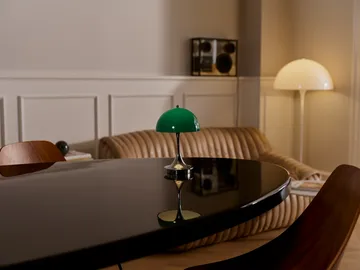 Candeeiro de mesa Panthella 160 Portable v3 - Original Opal Green - Louis Poulsen