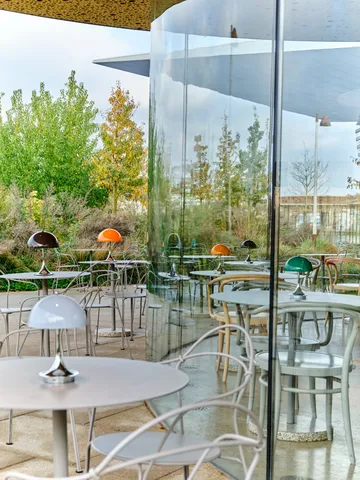 Candeeiro de mesa Panthella 160 Portable v3 - Original Opal Orange - Louis Poulsen