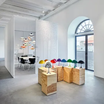 Candeeiro de mesa Panthella 250 - Laranja - Louis Poulsen