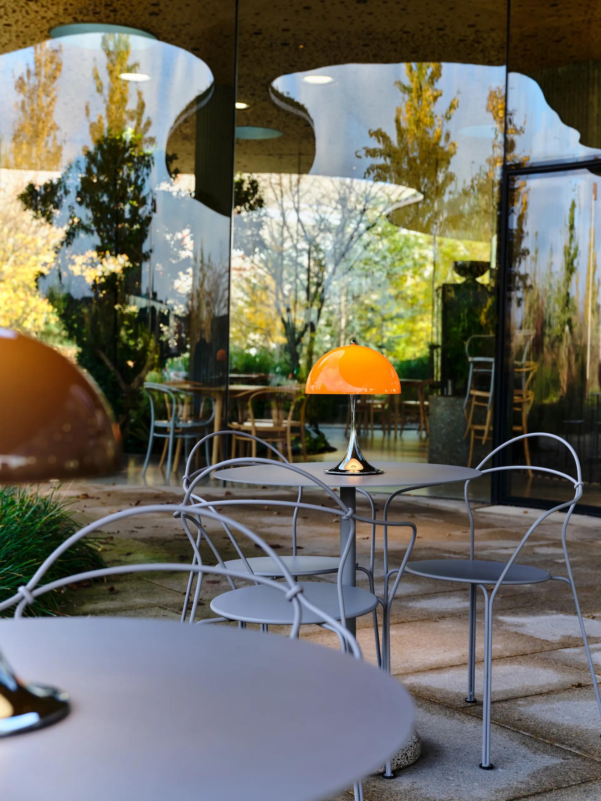 Candeeiro de mesa Panthella 250 portable V3, Original Opal Orange Louis Poulsen