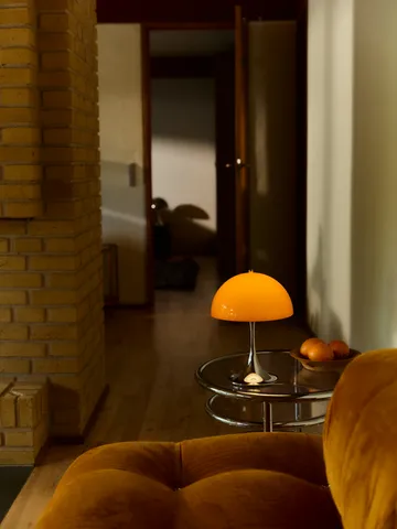 Candeeiro de mesa Panthella 250 portable V3 - Original Opal Orange - Louis Poulsen