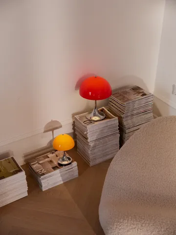 Candeeiro de mesa Panthella 250 portable V3 - Original Opal Red - Louis Poulsen