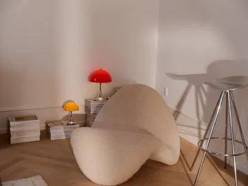 Candeeiro de mesa Panthella 250 portable V3 - Original Opal Red - Louis Poulsen