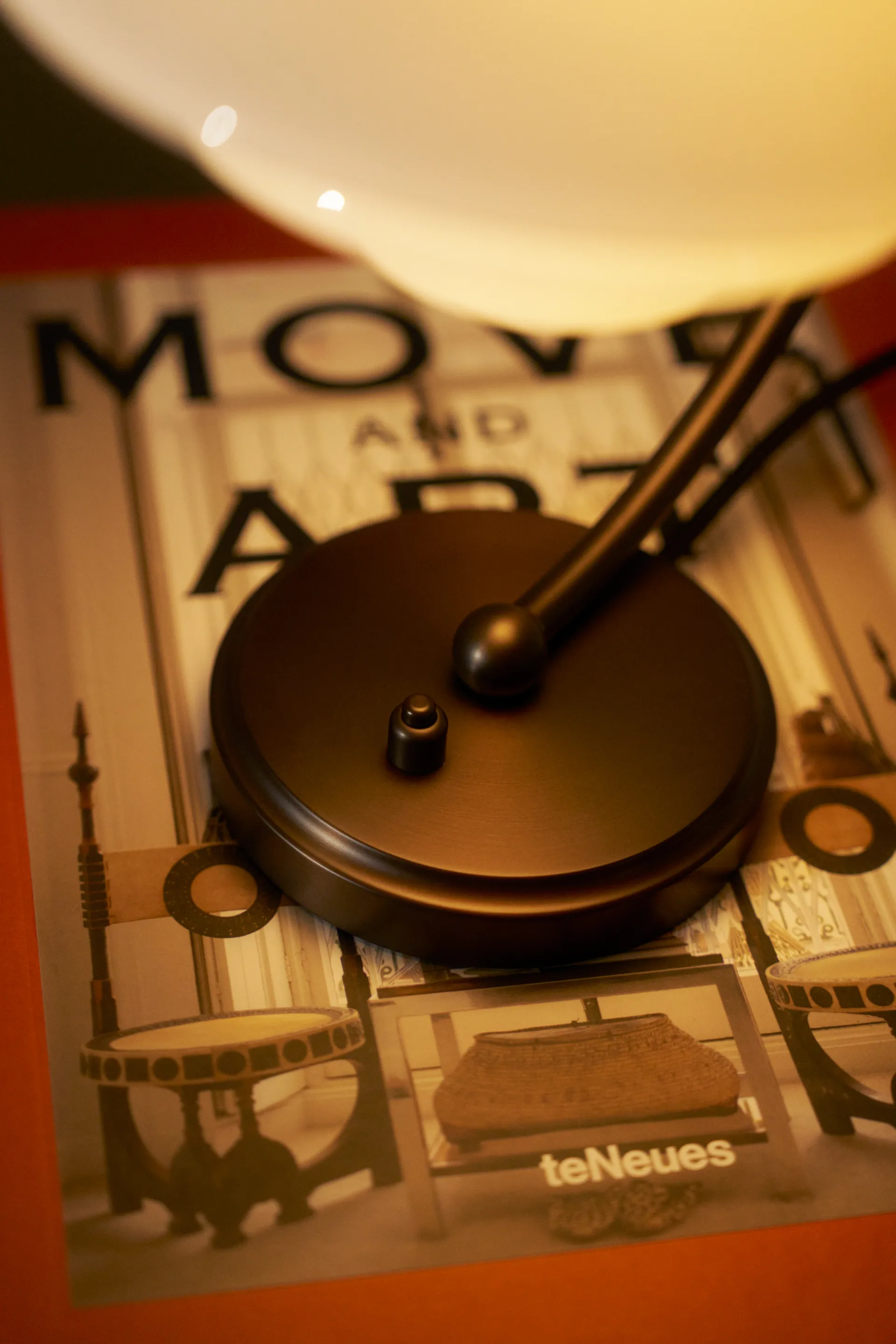 Candeeiro de mesa PH 2/2 Luna, Aged brass-vidro opalino Louis Poulsen