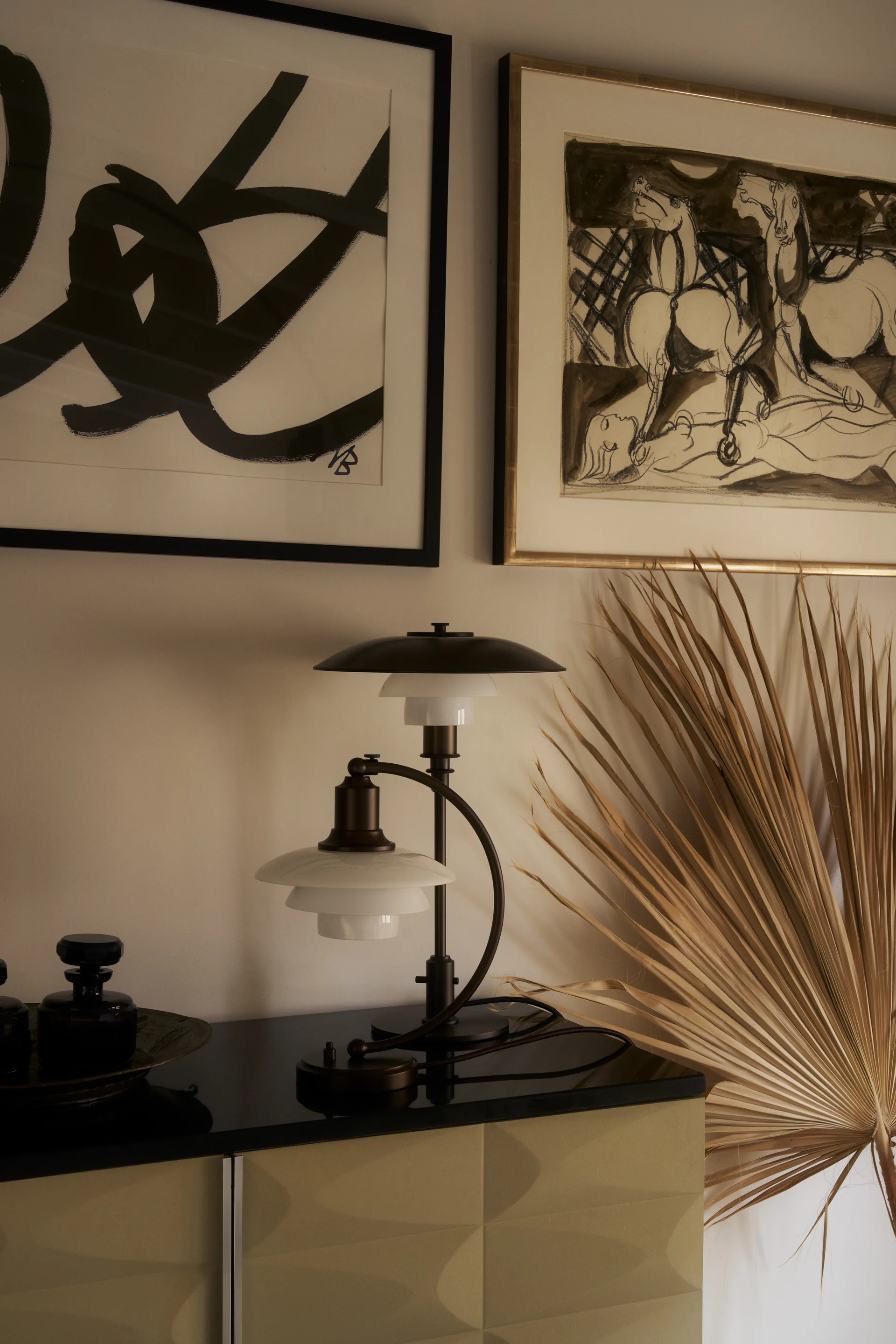 Candeeiro de mesa PH 2/2 Luna, Aged brass-vidro opalino Louis Poulsen