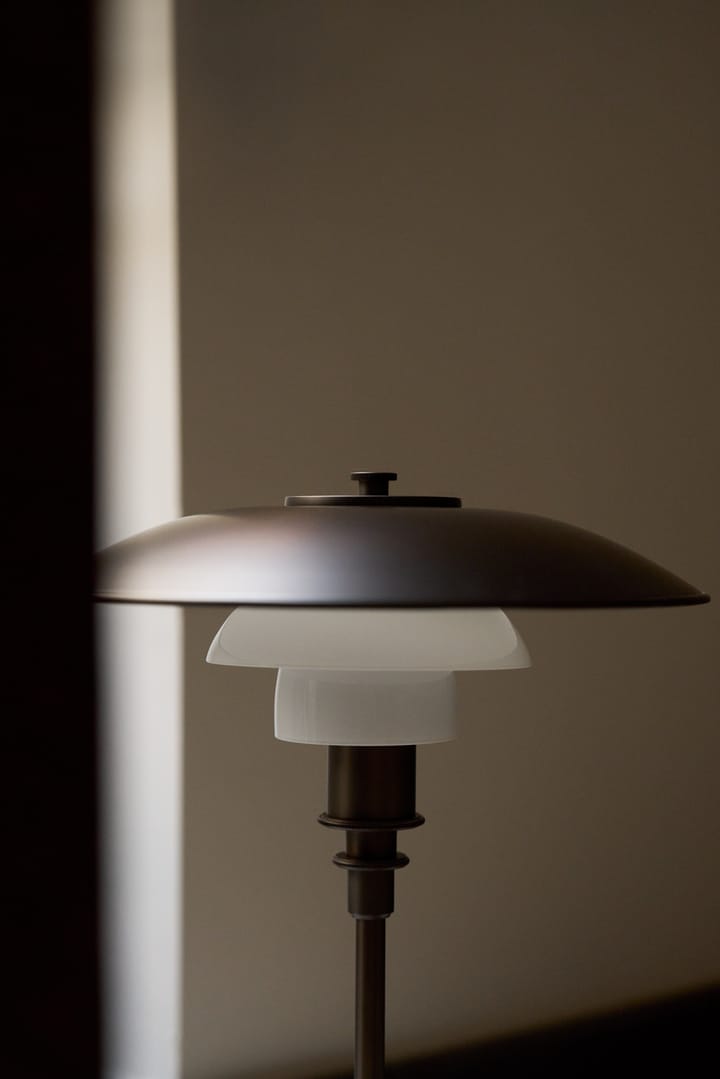 Candeeiro de mesa PH 3/2 Luna, Aged brass-vidro opalino Louis Poulsen