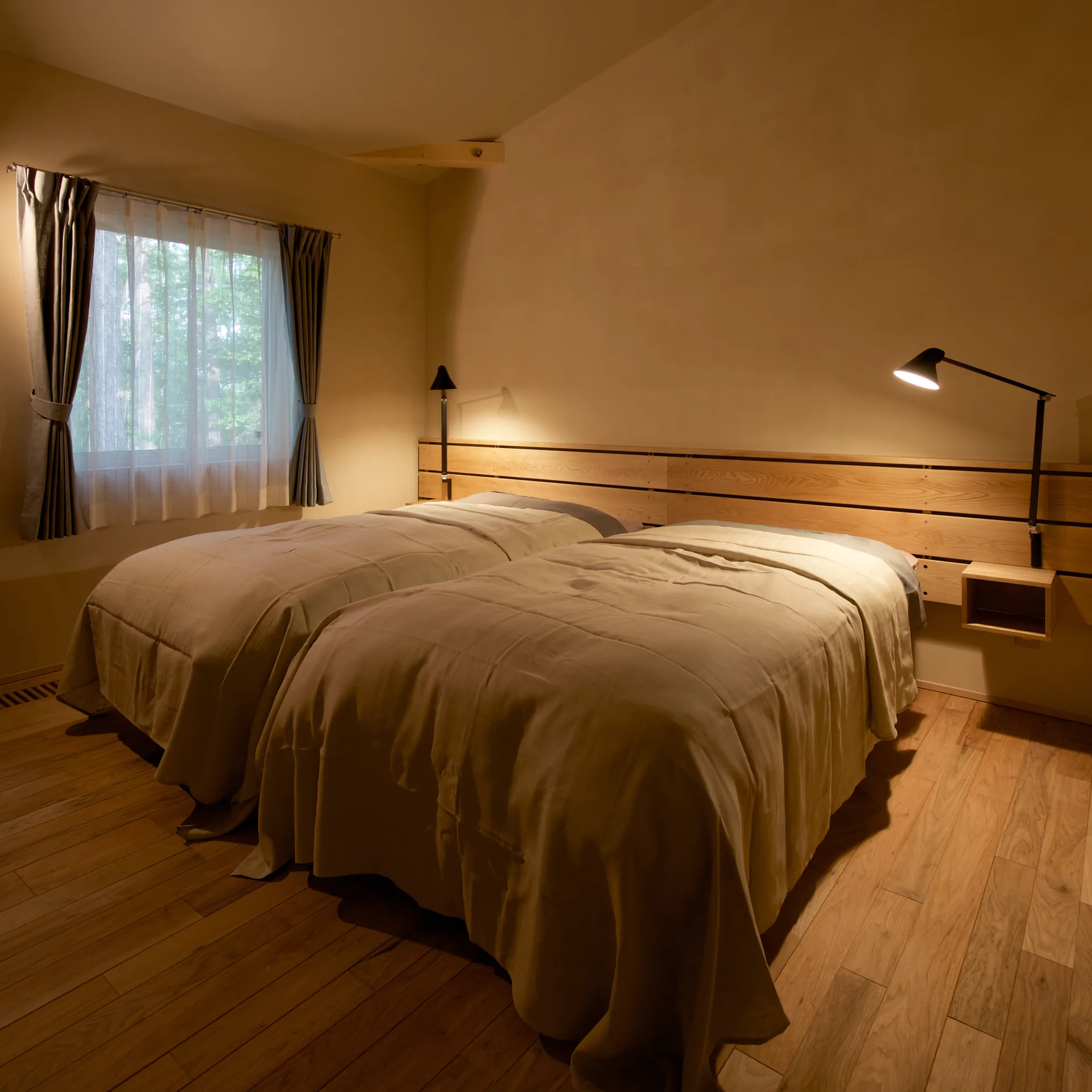 Candeeiro de parede com cabo longo NJP, Preto Louis Poulsen