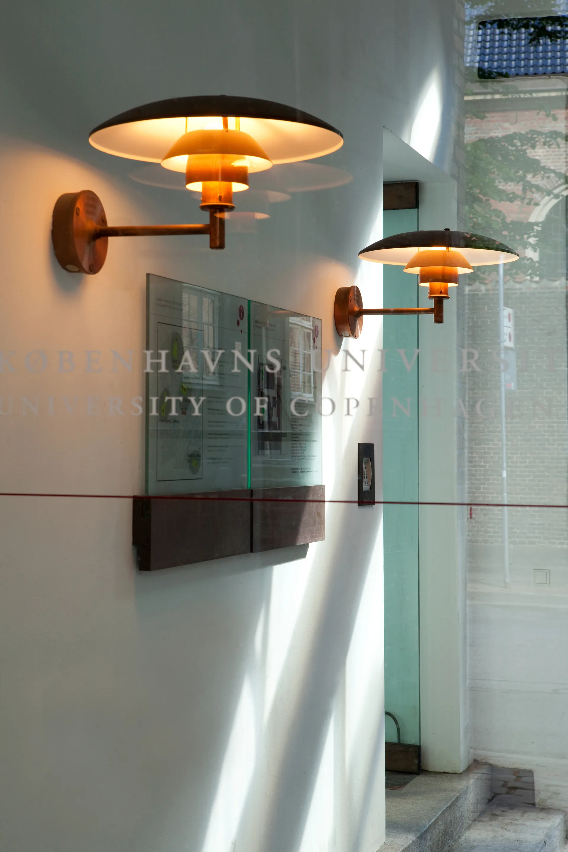 Candeeiro de parede PH, Brushed copper Louis Poulsen