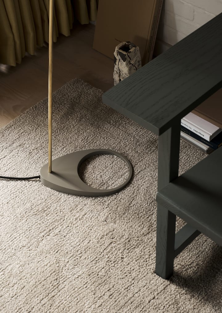 Candeeiro de pé AJ, Brass-warm grey Louis Poulsen