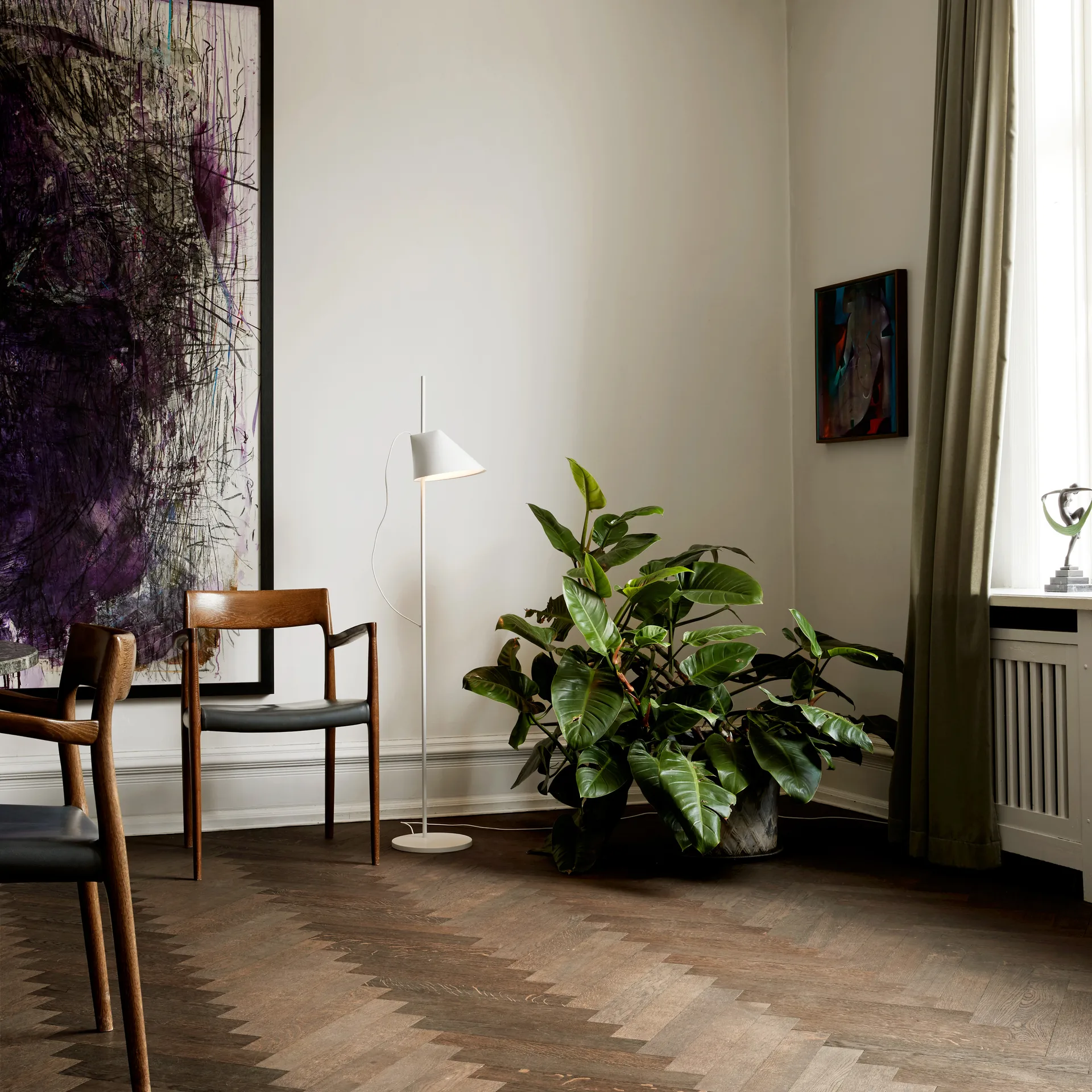 Candeeiro de pé Yuh, Branco Louis Poulsen