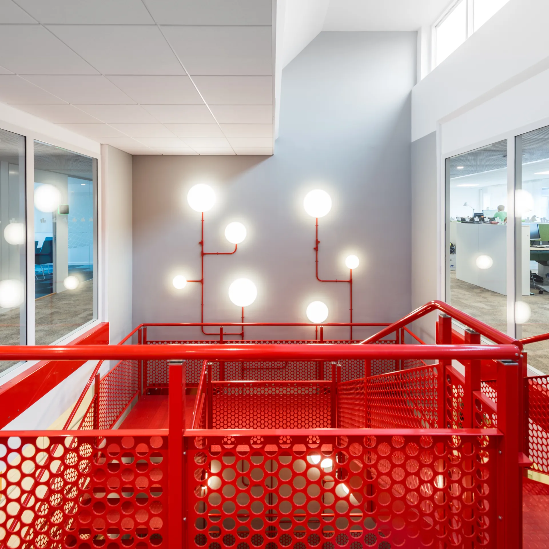 Candeeiro de teto/candeeiro de parede AJ Eklipta Ø22 cm, White opal Louis Poulsen